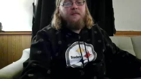 Snapshot of shifty885 chatting on December 19, 2024, 9:17 pm shifty885 online show from December 19, 2024, 9:17 pm