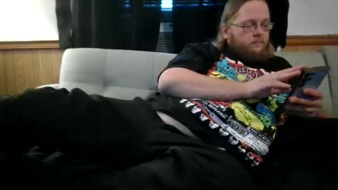 Snapshot of shifty885 chatting on October 31, 2025, 8:43 pm shifty885 online show from October 31, 2025, 8:43 pm