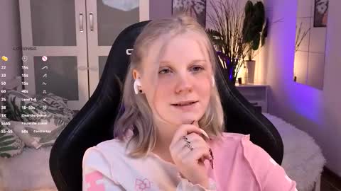 help me reach my first 25 thumbs up online show from November 22, 2025, 9:36 pm