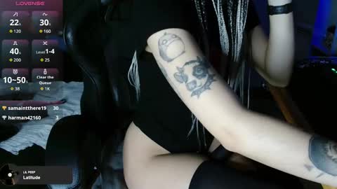 shinii0 online show from December 3, 2025, 4:05 pm