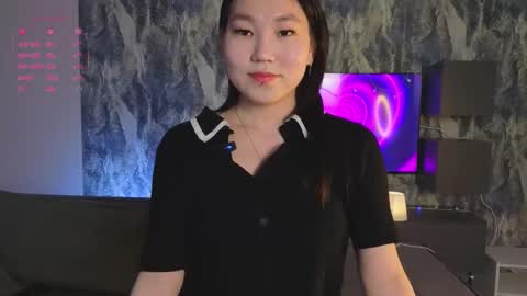 Snapshot of shining_from_east chatting on November 19, 2025, 3:06 am Chika online show from November 19, 2025, 3:06 am