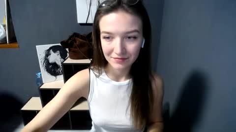 Snapshot of shining_pearl chatting on June 11, 2026, 6:55 am Jesica online show from June 11, 2026, 6:55 am