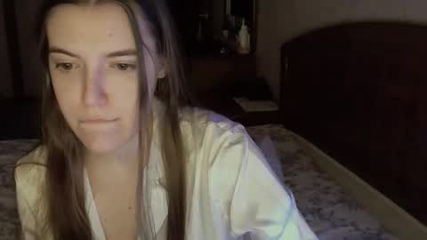 shiraha___rafieru online show from November 4, 2025, 9:58 pm