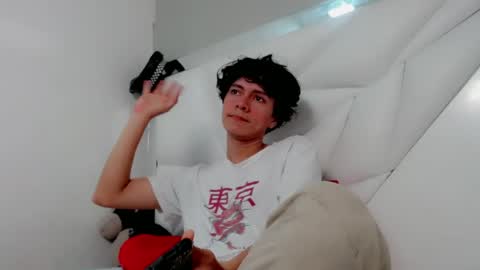 Snapshot of shirowitheb chatting on April 11, 2026, 12:09 pm SHIRO online show from April 11, 2026, 12:09 pm