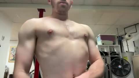 shirtlesshunk15 online show from June 9, 2026, 3:45 pm