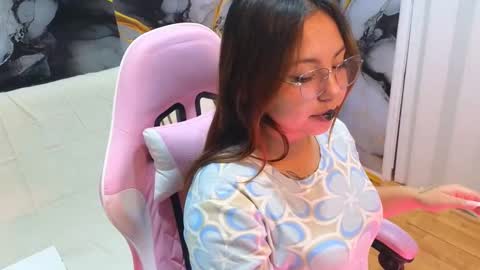 Shizuka online show from November 27, 2025, 3:41 am