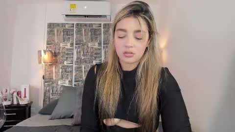 SHOFIA online show from September 20, 2025, 2:51 pm