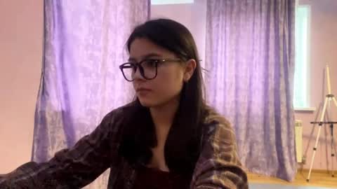 Snapshot of shontagrabowski chatting on April 28, 2026, 2:22 pm Marie online show from April 28, 2026, 2:22 pm