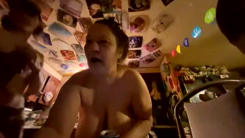 shorty920505 online show from April 14, 2026, 4:51 am