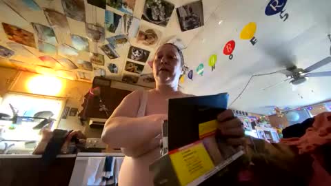 shorty920505 online show from April 20, 2026, 11:28 pm