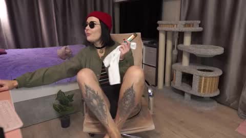 Anna online show from October 31, 2025, 6:42 pm