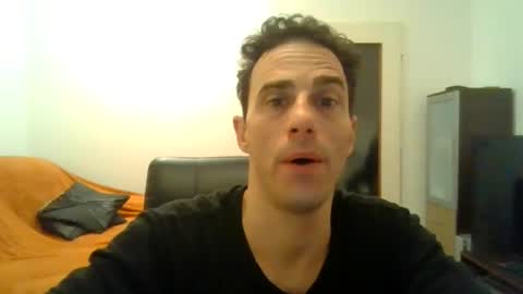 Snapshot of showherenow chatting on January 18, 2026, 7:23 am showherenow online show from January 18, 2026, 7:23 am