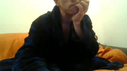 Snapshot of showherenow chatting on February 3, 2026, 6:11 am showherenow online show from February 3, 2026, 6:11 am