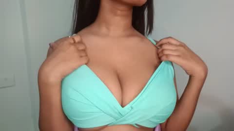 Snapshot of shreya_07 chatting on June 10, 2026, 1:32 pm shreya_07 online show from June 10, 2026, 1:32 pm