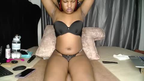 Snapshot of shugacubee chatting on January 8, 2025, 2:25 am EVA online show from January 8, 2025, 2:25 am