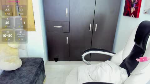 Nahomy online show from April 1, 2026, 9:12 pm