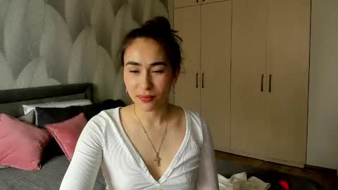 Snapshot of shy_bambiii chatting on May 30, 2026, 5:15 am Mika online show from May 30, 2026, 5:15 am