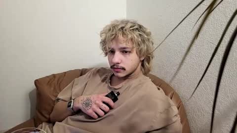 your shy boy online show from February 15, 2026, 4:25 pm