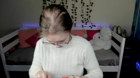 Snapshot of shy_elina01 chatting on October 22, 2025, 10:26 am shy_elina01 online show from October 22, 2025, 10:26 am