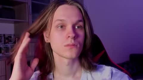 Snapshot of shy_nny chatting on October 9, 2025, 10:08 pm Mark online show from October 9, 2025, 10:08 pm