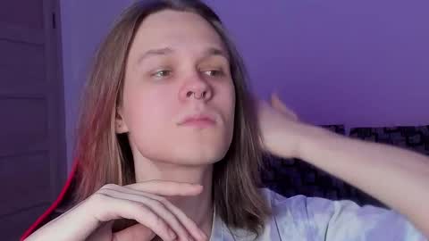 Snapshot of shy_nny chatting on October 14, 2025, 11:11 am Mark online show from October 14, 2025, 11:11 am