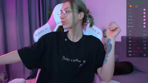 Snapshot of shy_or_horny chatting on October 17, 2025, 4:20 pm HI i am Marcy online show from October 17, 2025, 4:20 pm