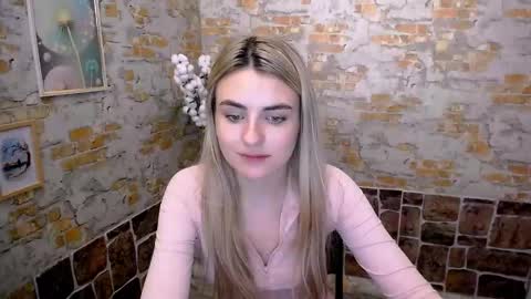 shy_sabrina_ online show from January 13, 2025, 10:47 am