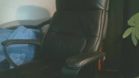 Snapshot of shyboyhugecum2020 chatting on May 13, 2026, 3:04 am shyboyhugecum2020 online show from May 13, 2026, 3:04 am