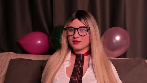 Mary online show from October 21, 2025, 7:36 pm