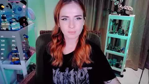 Snapshot of shyfoxxxy chatting on May 12, 2026, 7:00 pm Effie online show from May 12, 2026, 7:00 pm