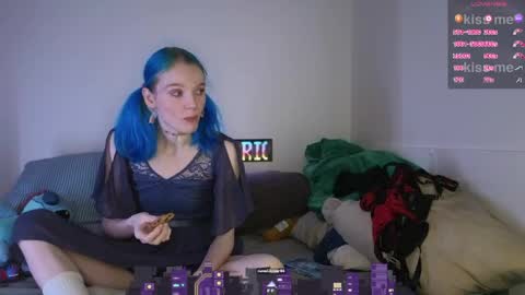 Hippie online show from April 25, 2026, 3:42 am