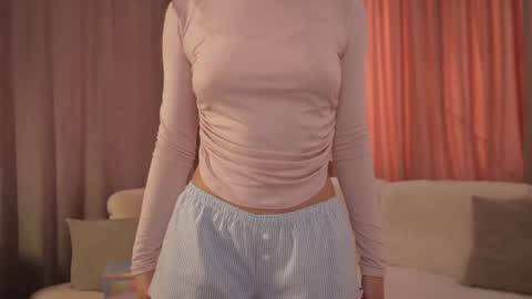 Tanya online show from April 16, 2026, 1:01 pm