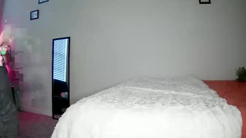 Snapshot of shyy_petitebaby chatting on April 27, 2026, 4:27 pm shypetitebaby online show from April 27, 2026, 4:27 pm
