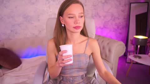 shyysiren online show from October 23, 2025, 7:29 am