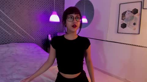 Snapshot of sia_roose chatting on September 9, 2025, 3:39 am Sia online show from September 9, 2025, 3:39 am