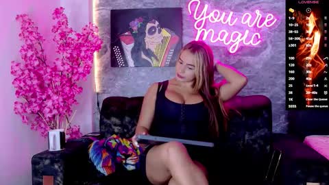 siamarlin online show from October 17, 2025, 9:06 pm