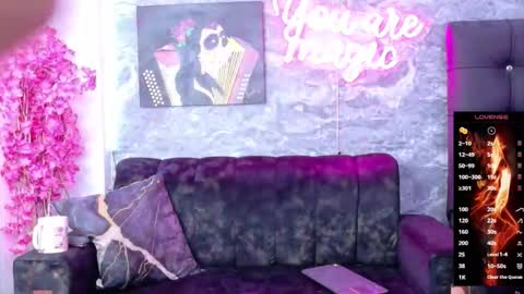 siamarlin online show from March 12, 2026, 8:48 pm