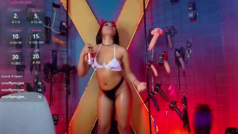 siara_bdsm online show from October 17, 2025, 8:44 pm