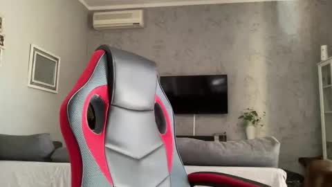 sidvicious23cm online show from October 28, 2025, 10:52 am