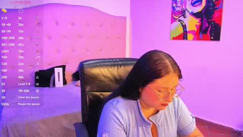 SIENNA  online show from March 4, 2026, 12:22 pm