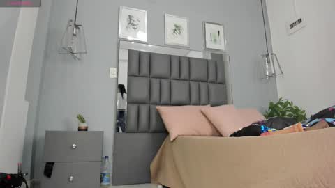 Snapshot of sienna_miller_27 chatting on February 2, 2026, 11:42 am Keira online show from February 2, 2026, 11:42 am