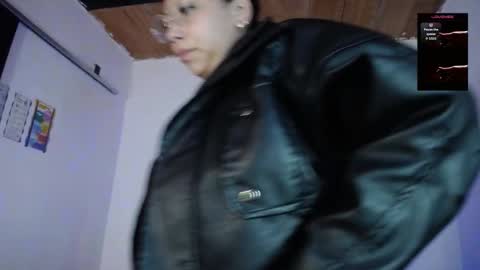 Sienna online show from February 14, 2026, 12:13 pm