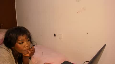 sierra_violet online show from March 25, 2026, 7:53 pm