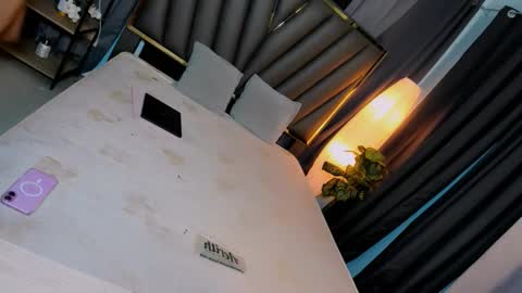 Belle online show from January 11, 2026, 8:19 am