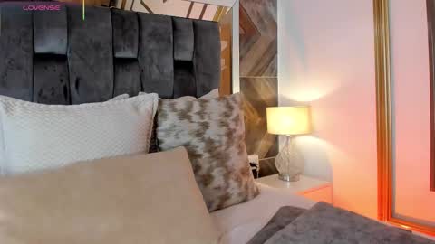    online show from October 28, 2025, 12:03 am