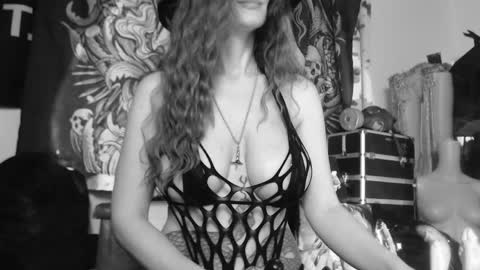 Allmylinkssilentmary666 online show from May 11, 2026, 3:23 am