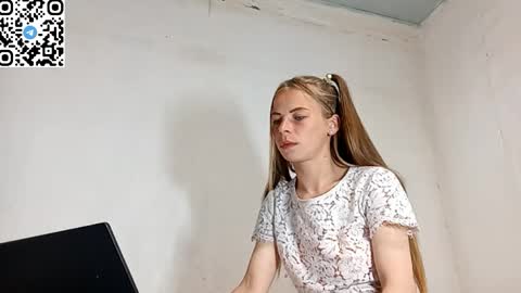Snapshot of silentpassion567 chatting on June 4, 2026, 8:26 pm JULIANA online show from June 4, 2026, 8:26 pm