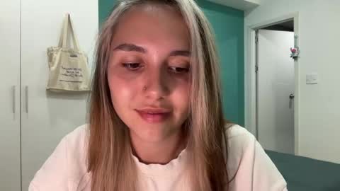 You fav Miss Si online show from March 19, 2026, 11:14 am