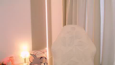 silk_ann online show from April 8, 2026, 8:03 am