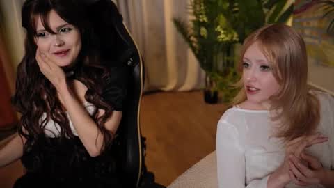 silk_aura online show from September 15, 2025, 7:25 pm